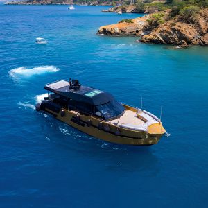 Göcek Motor Yat Kiralama – Mazu 58 ile Lüks Deniz Tatili Göcek Motor Yat Kiralama | Mazu 58 Lüks Motor Yat ile Göcek Koylarında Özel Tatil Göcek motor yat kiralama seçenekleri arasında öne çıkan Mazu 58 motor yat, Göcek’in eşsiz koylarını keşfetmek isteyen misafirler için konfor, hız ve lüksü bir arada sunar. Modern tasarımı ve yüksek performansı sayesinde Göcek ve çevresinde unutulmaz bir deniz tatili yaşayabilirsiniz. Türkiye’nin en popüler yat turizmi bölgelerinden biri olan Göcek, turkuaz koyları, sakin denizi ve doğa ile iç içe atmosferi ile motor yat kiralama için ideal destinasyonlardan biridir. Özellikle günübirlik veya haftalık motor yat kiralama seçenekleri ile Göcek’in gizli koylarını keşfetmek mümkündür.